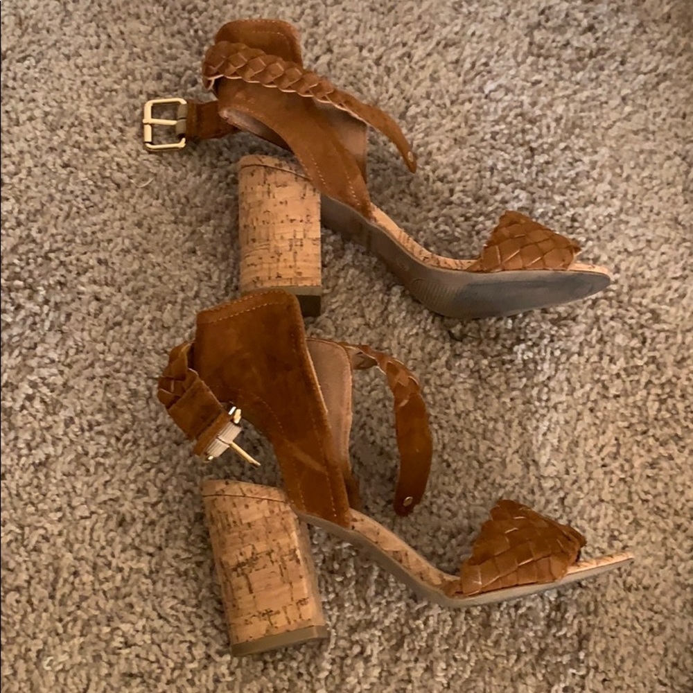 Shoes - Picture 2 of 4